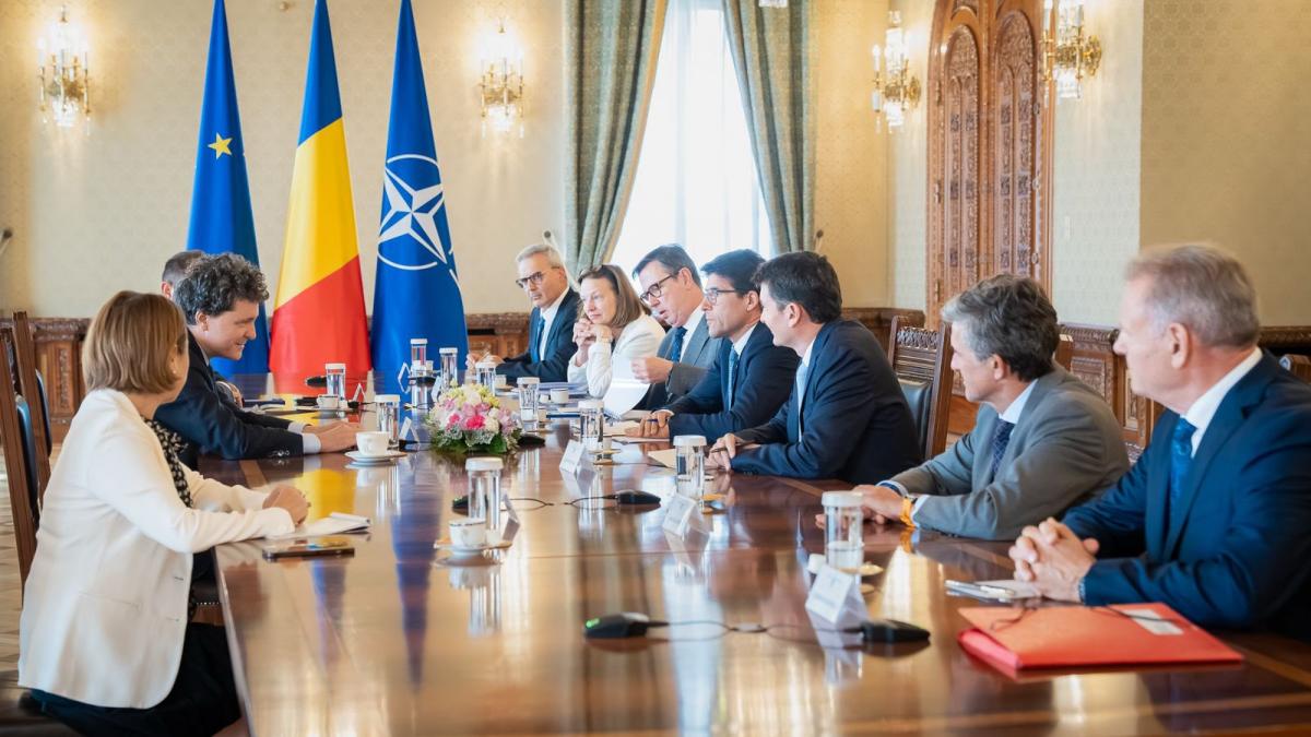 Primit Nicușor Dan a primit reprezentanți Airbus și ambasadorii. - Newsdecode
